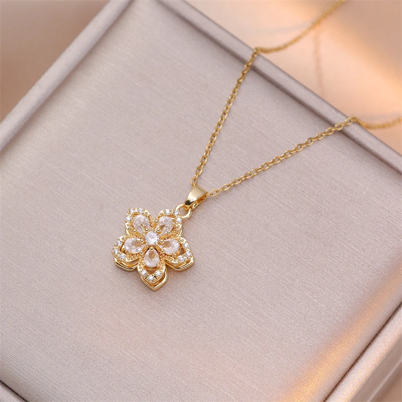 Elegant Rotatable Flower Necklace
