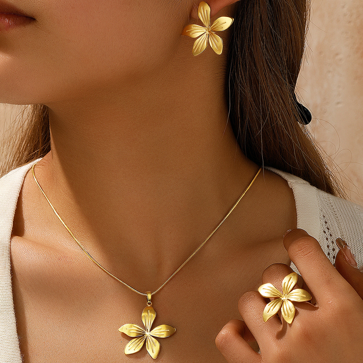 3pc Bold Petal Jewelry Set