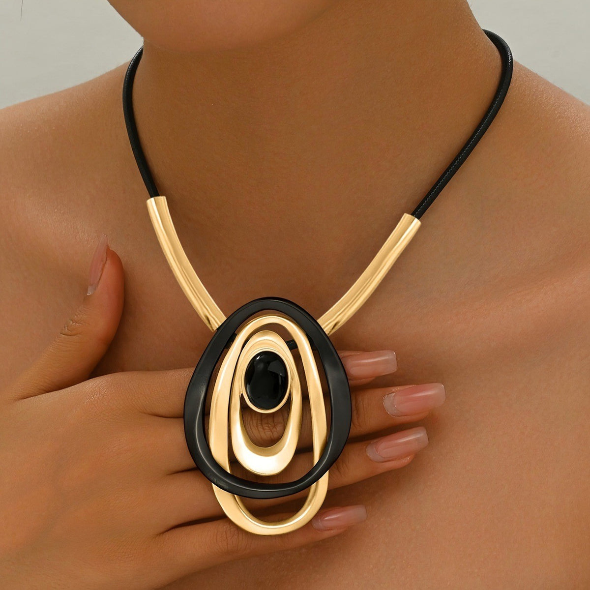 Interlocking Oval Collar Necklace