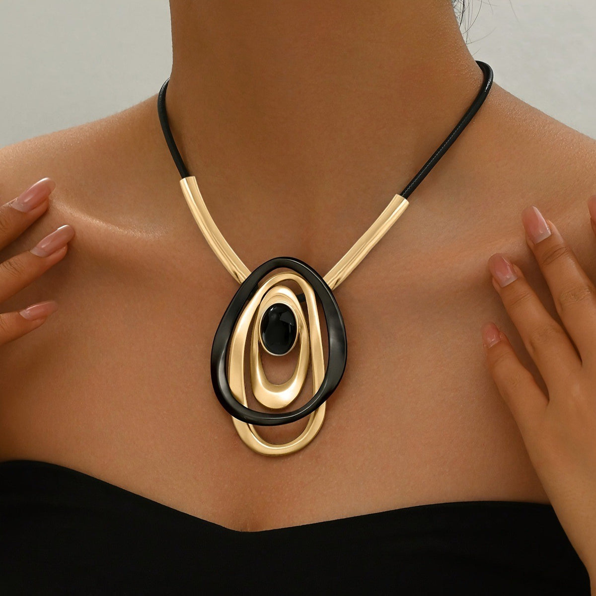 Interlocking Oval Collar Necklace