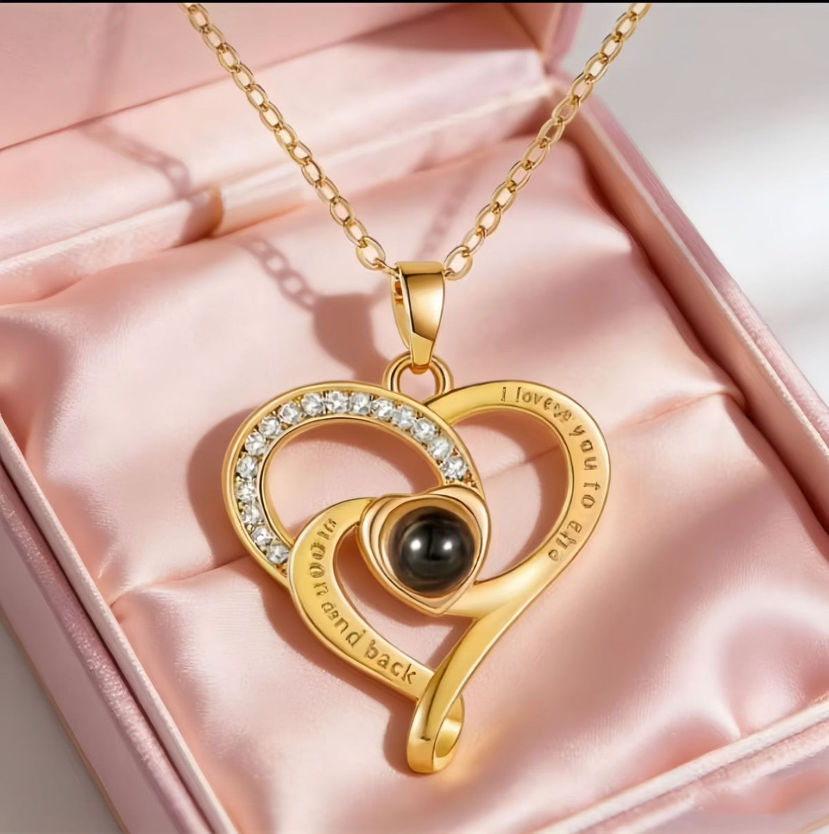 Intertwined Heart Projection Necklace