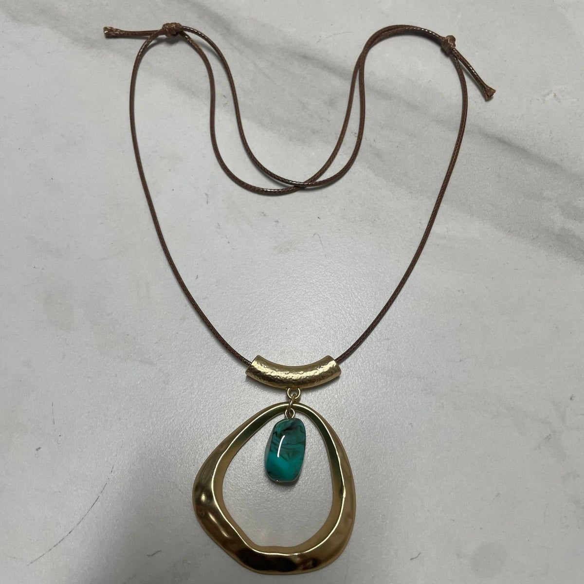 Blue Agate Irregular Hoop Necklace