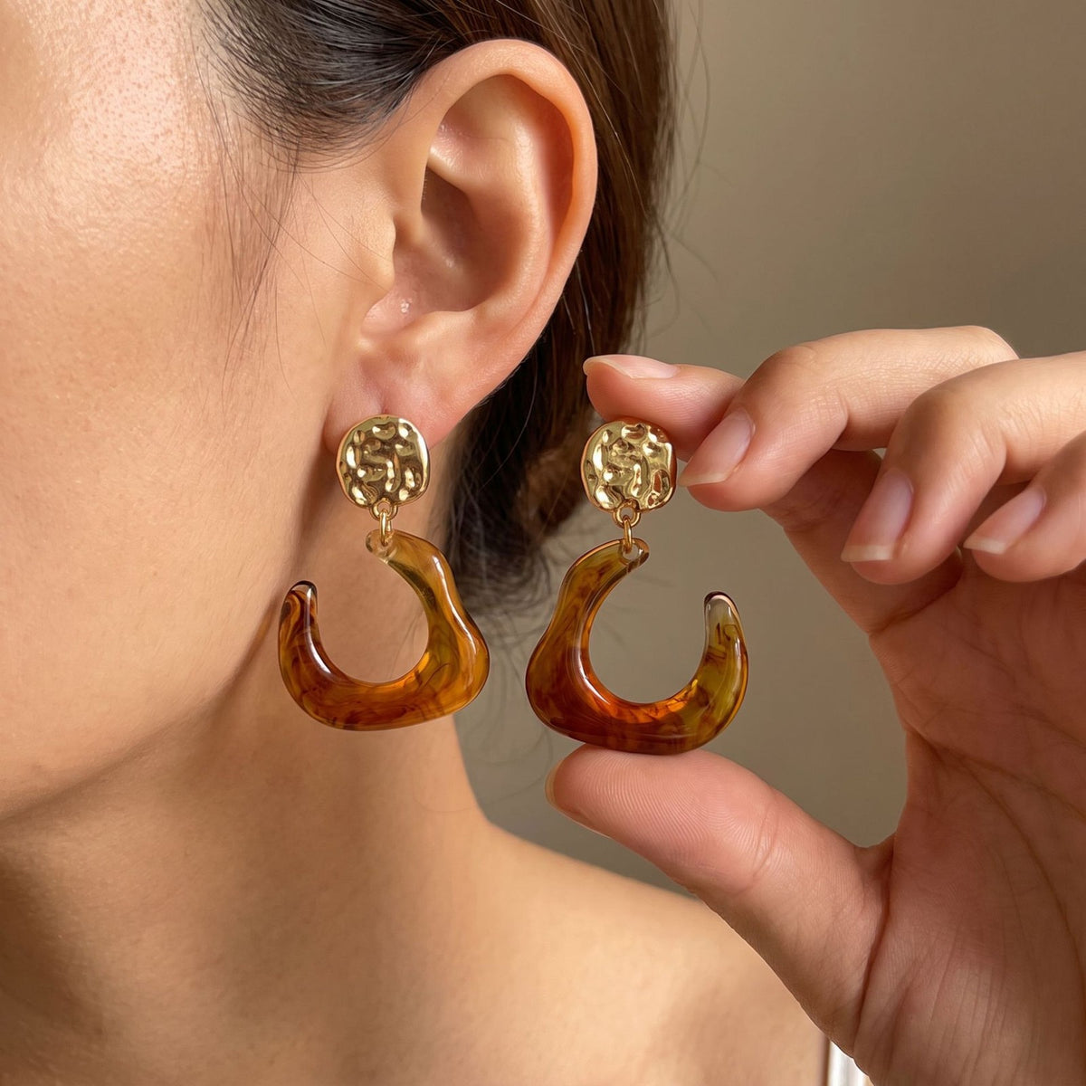 Hammered Gold C-Shape Resin Earrings