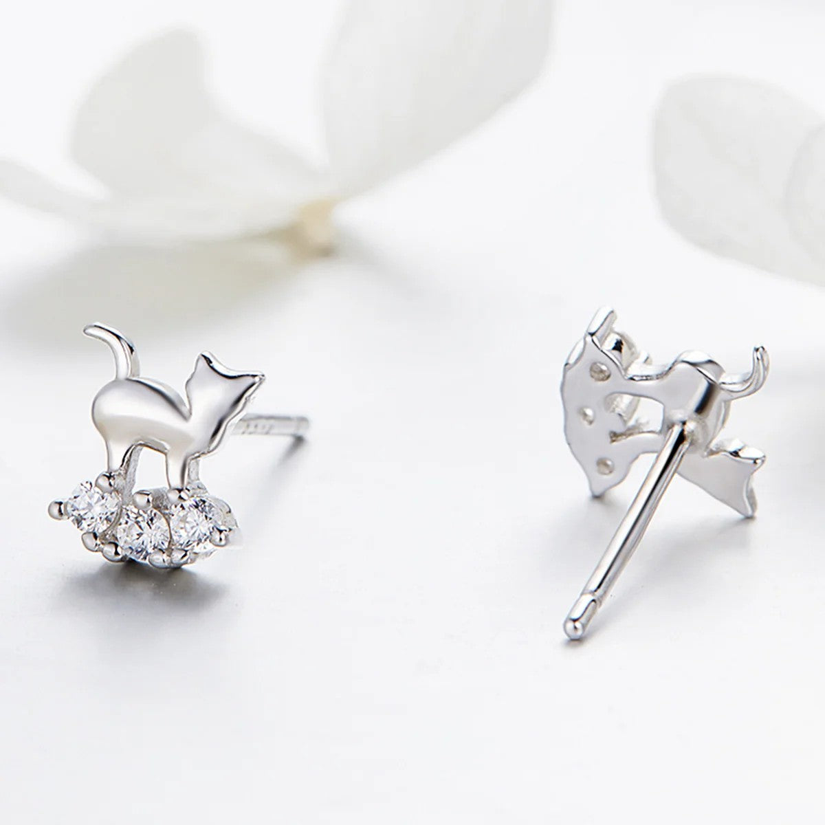 Cat Zircon Pebble Stud Earrings