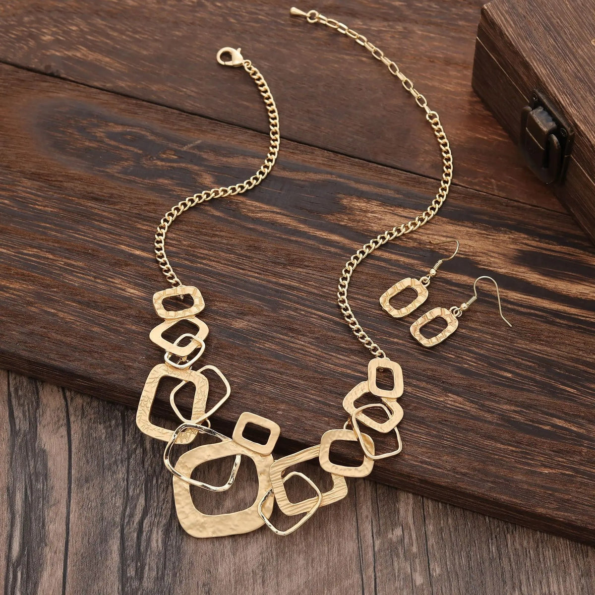 Textured Geometric Square Necklace Set