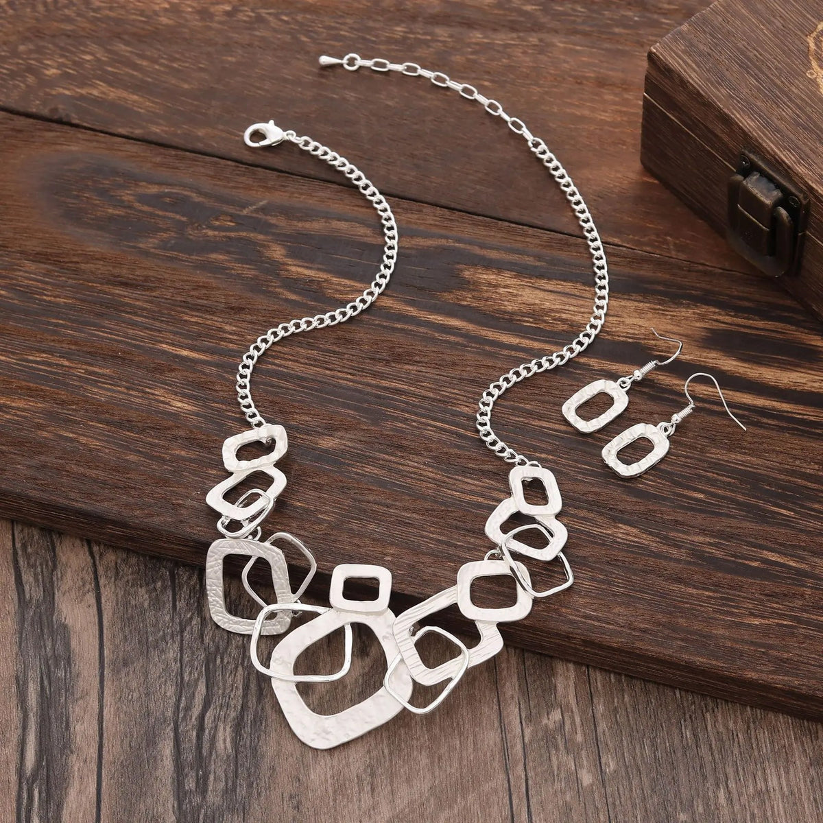 Textured Geometric Square Necklace Set