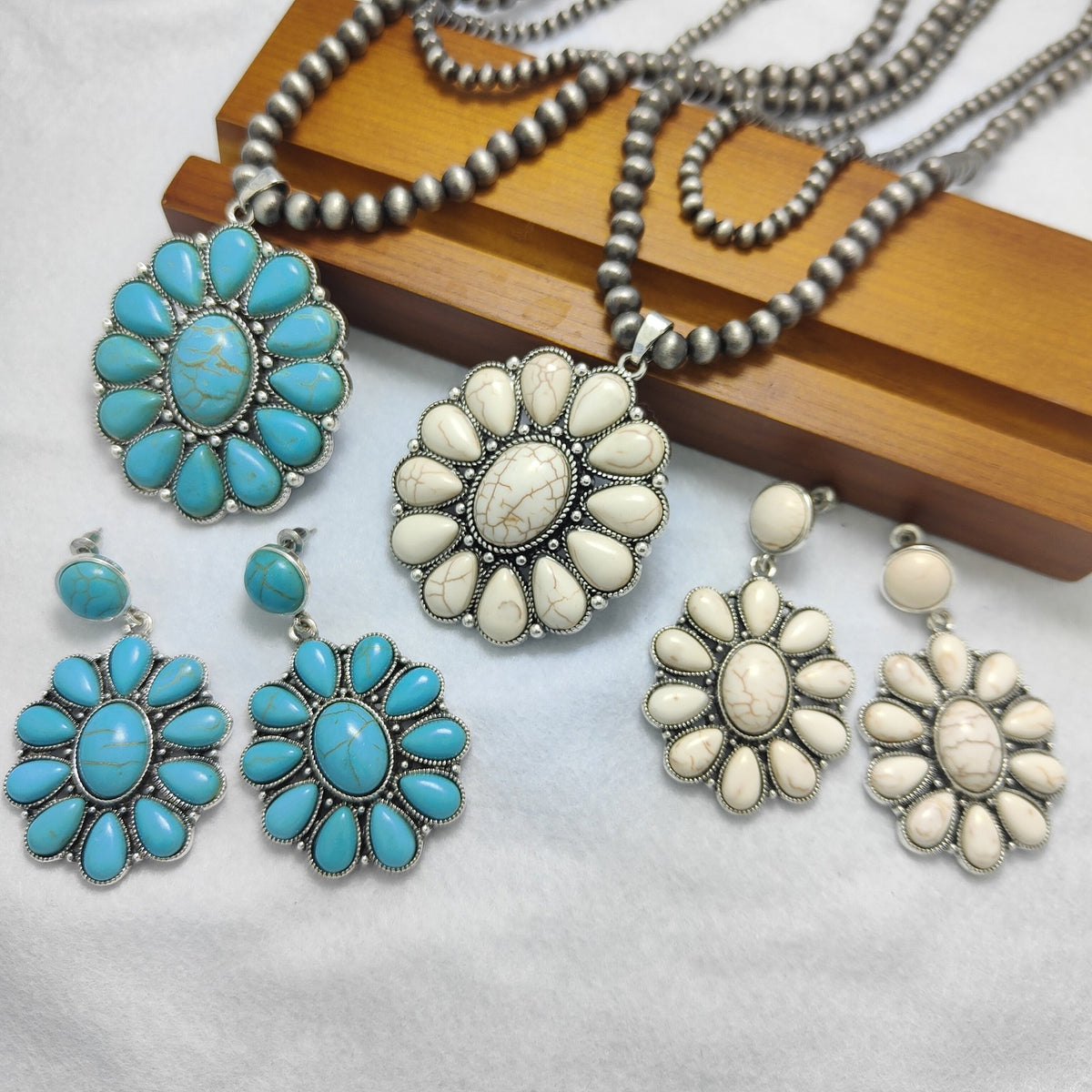 White Turquoise Flower Necklace Set