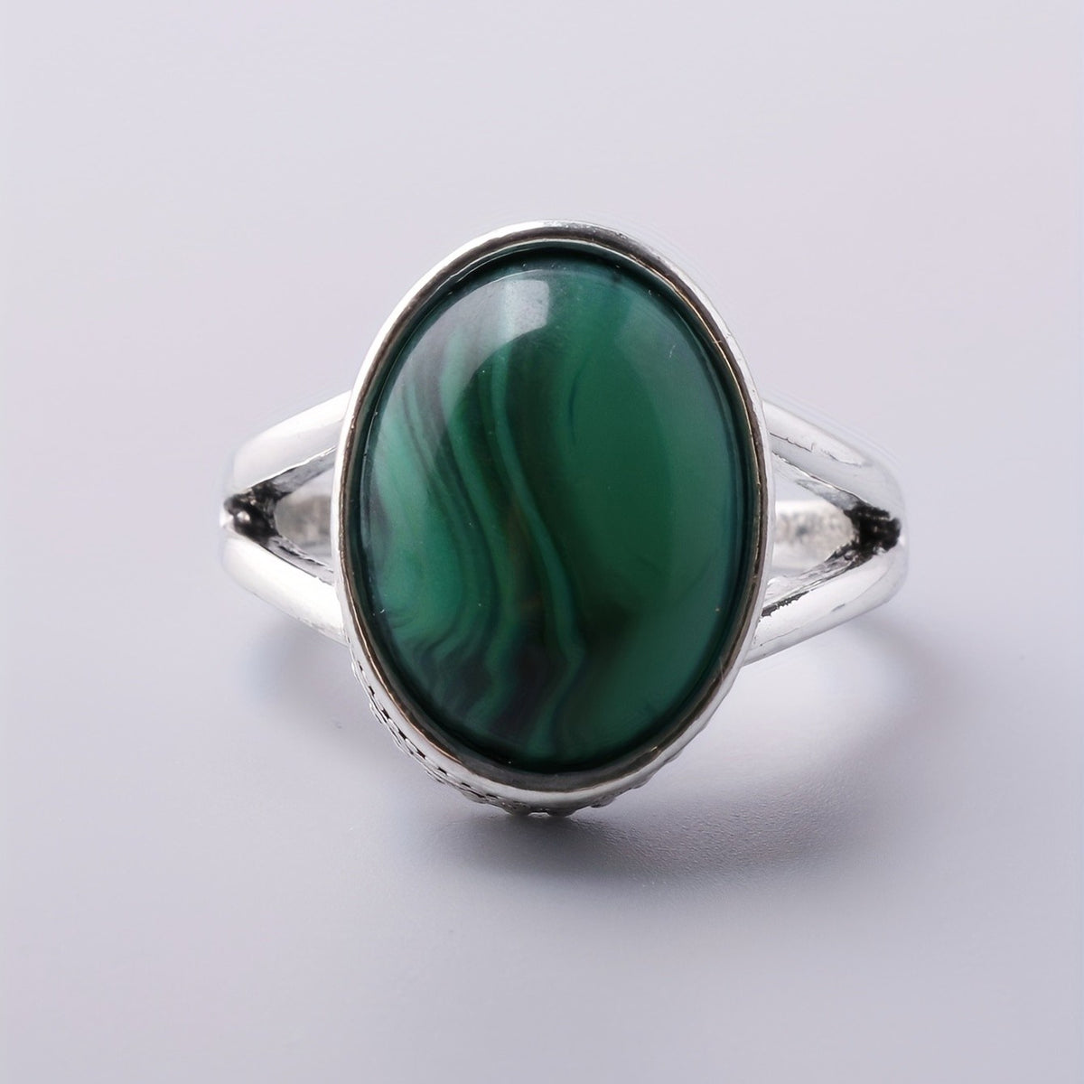 Green Swirl Oval Ring