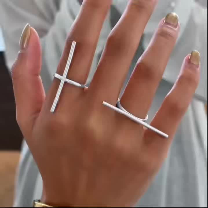 Geometric Cross Bar Ring Set