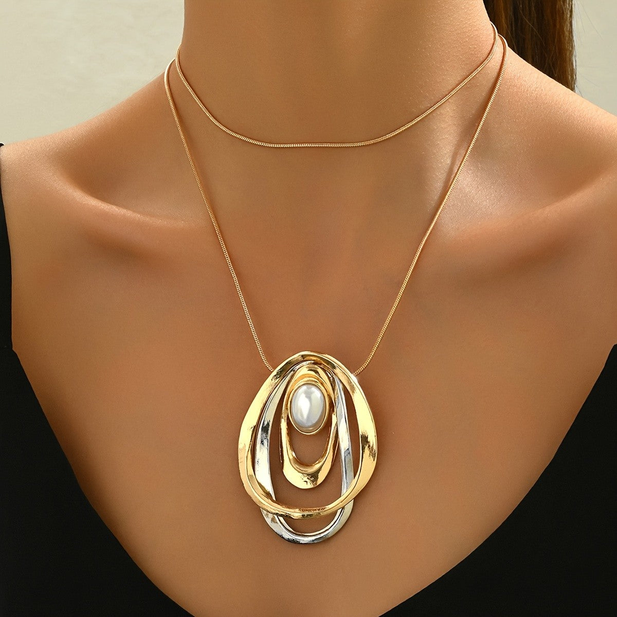 Layered Oval Pearl Pendant Necklace