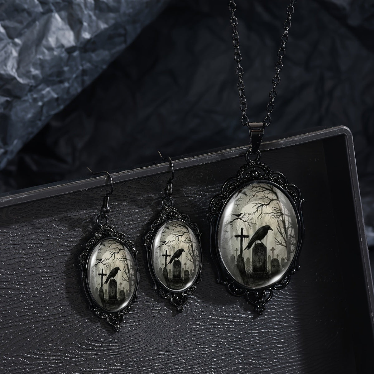 Vintage Crow Cameo Jewelry Set
