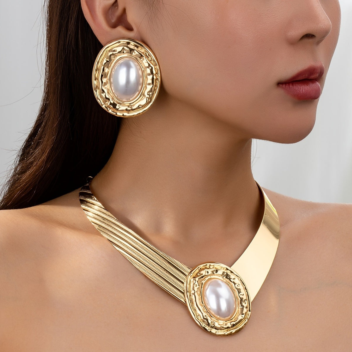 Pearl Oval Collar Necklace & Earring Set