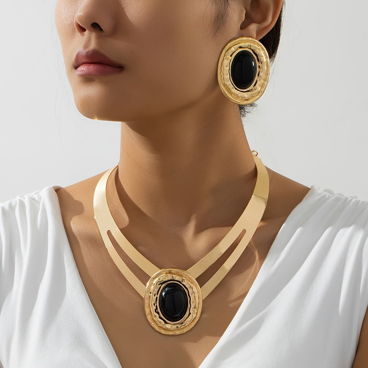 Pearl Oval Collar Necklace & Earring Set