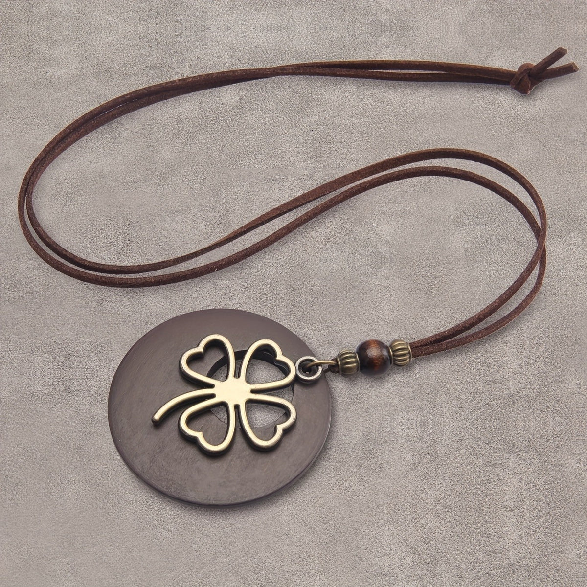 Round Clover Pendant Necklace