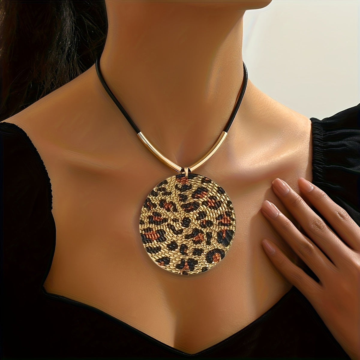 Leopard Print Round Pendant Necklace