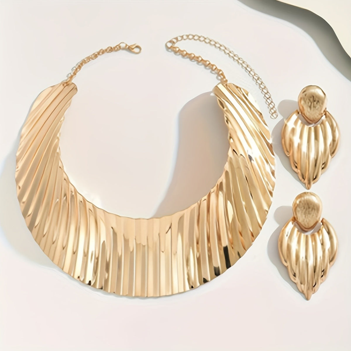 Ribbed Collar Necklace & Earring Set