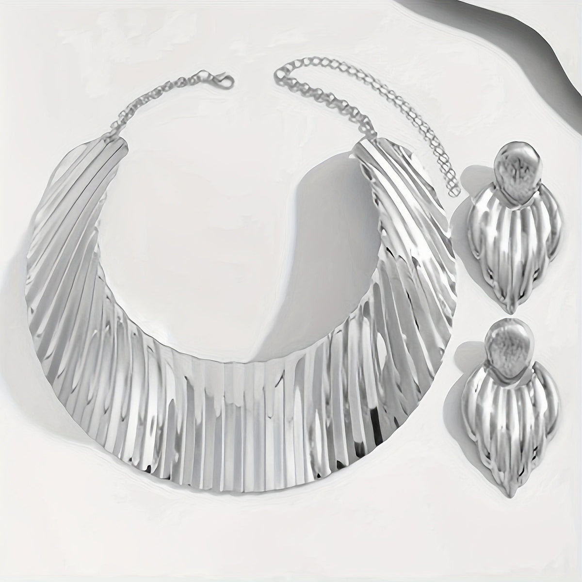 Ribbed Collar Necklace & Earring Set