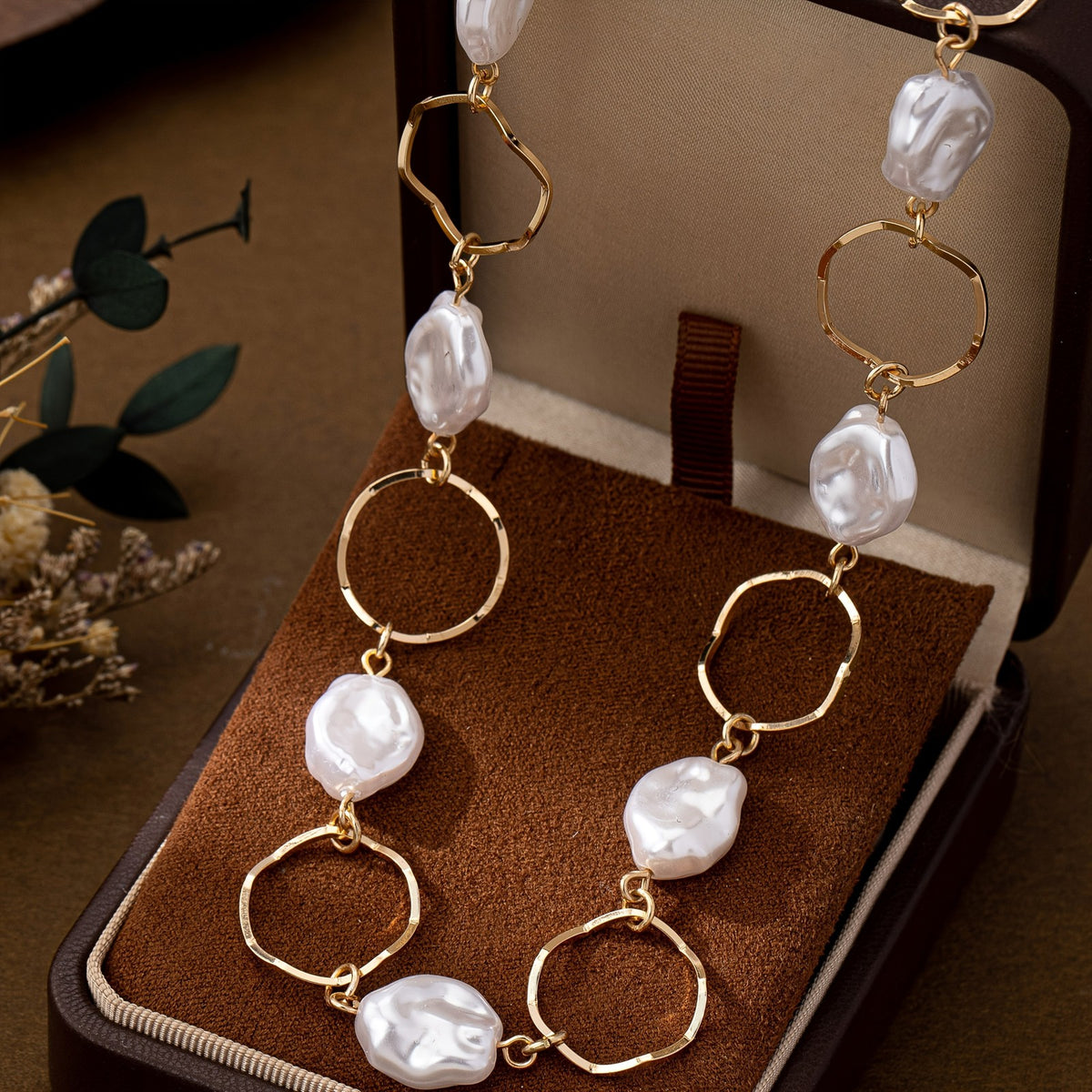 Baroque Pearl Geometric Link Necklace