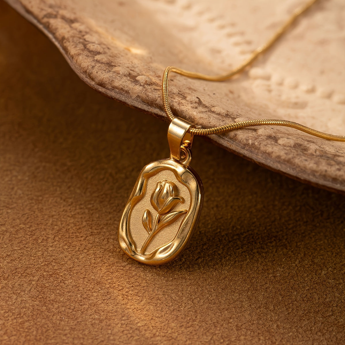 Tulip Oval Pendant Necklace