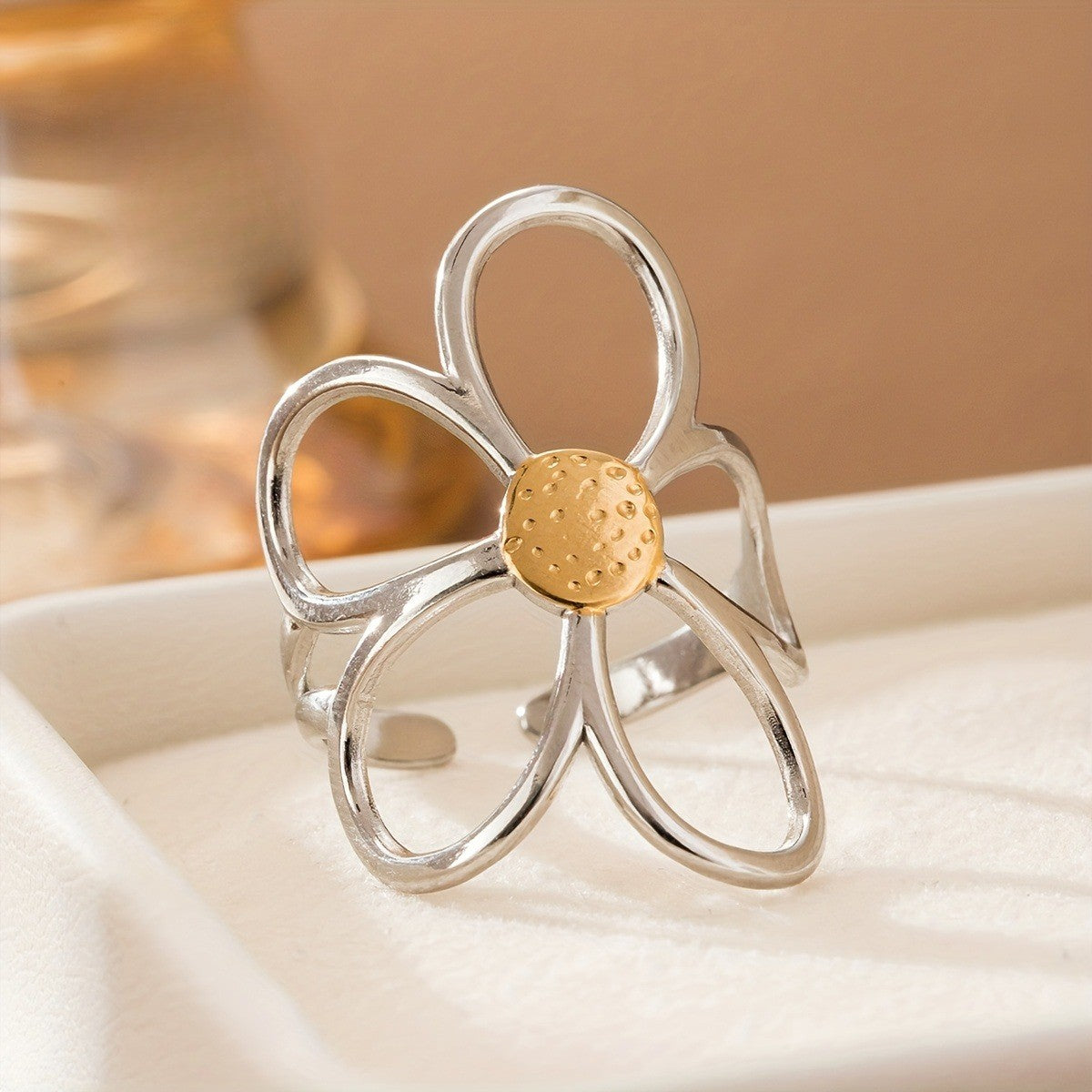 Two-Tone Daisy Ring