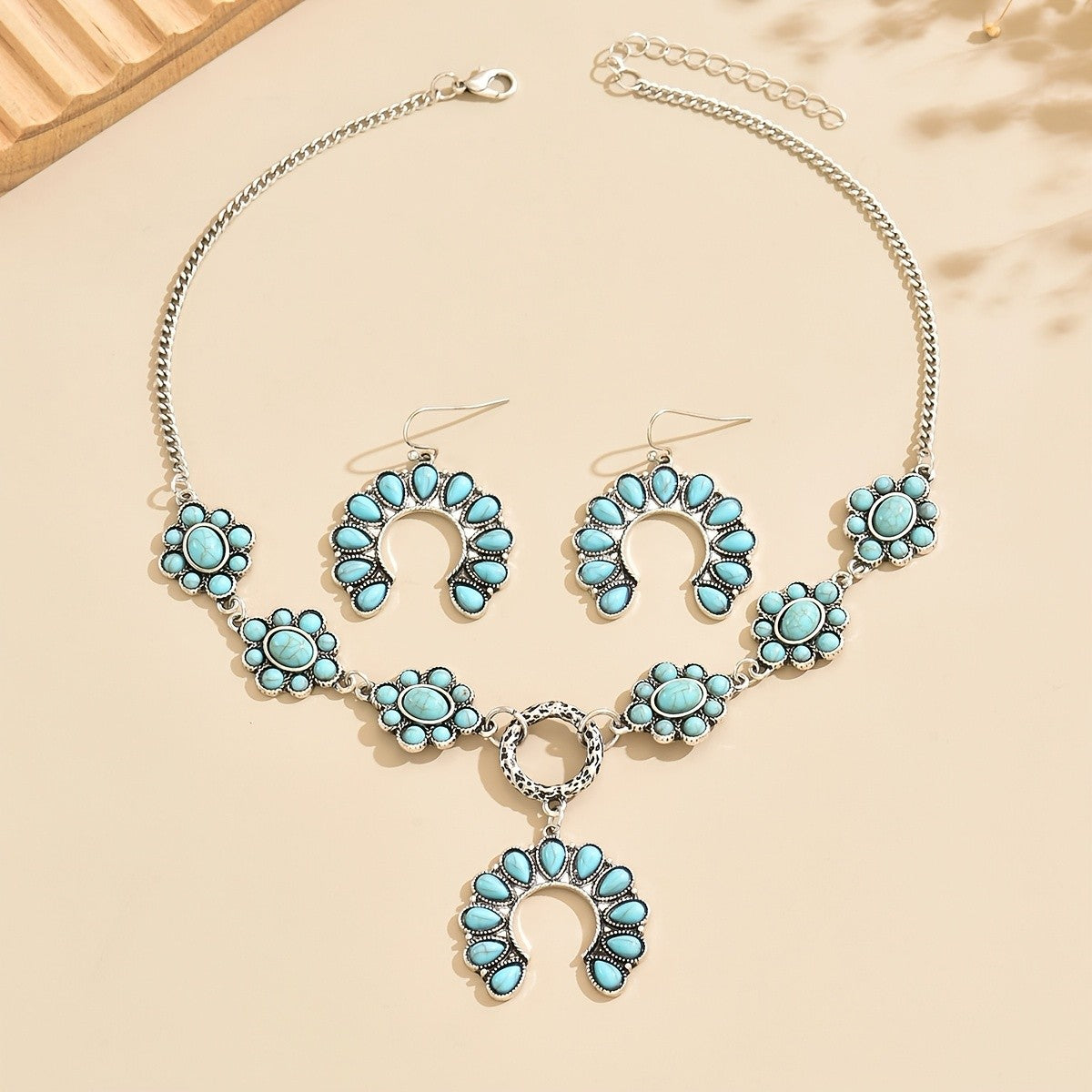 Turquoise Floral Horseshoe Jewelry Set