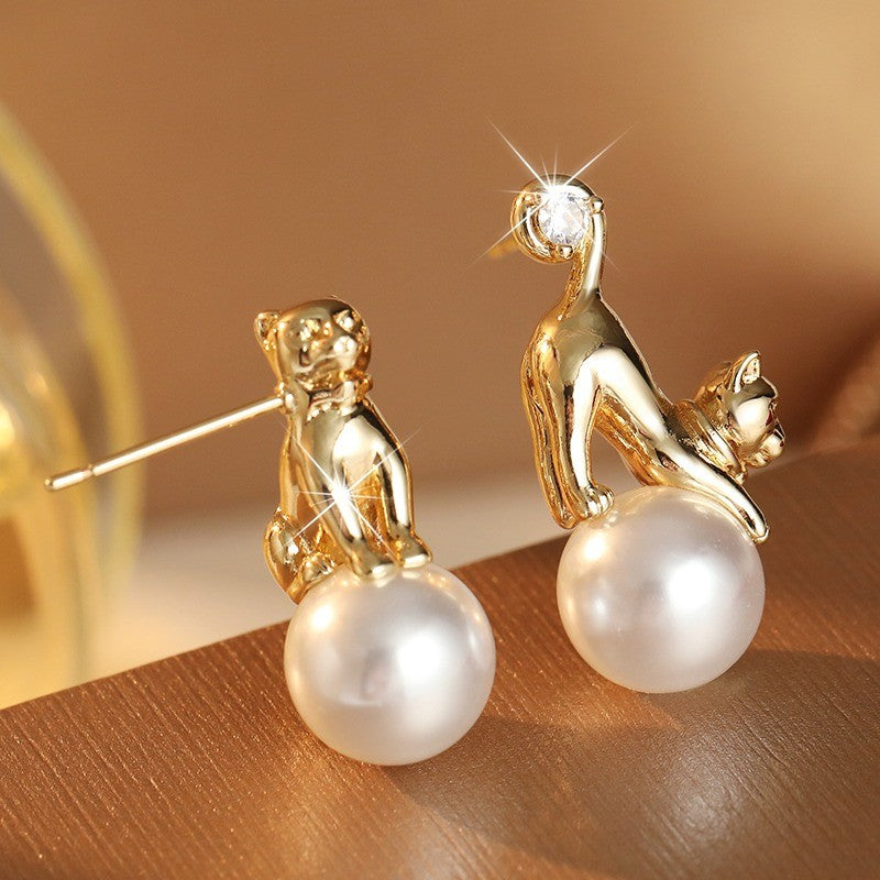 Cat Pearl Stud Earrings