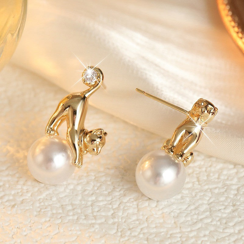 Cat Pearl Stud Earrings