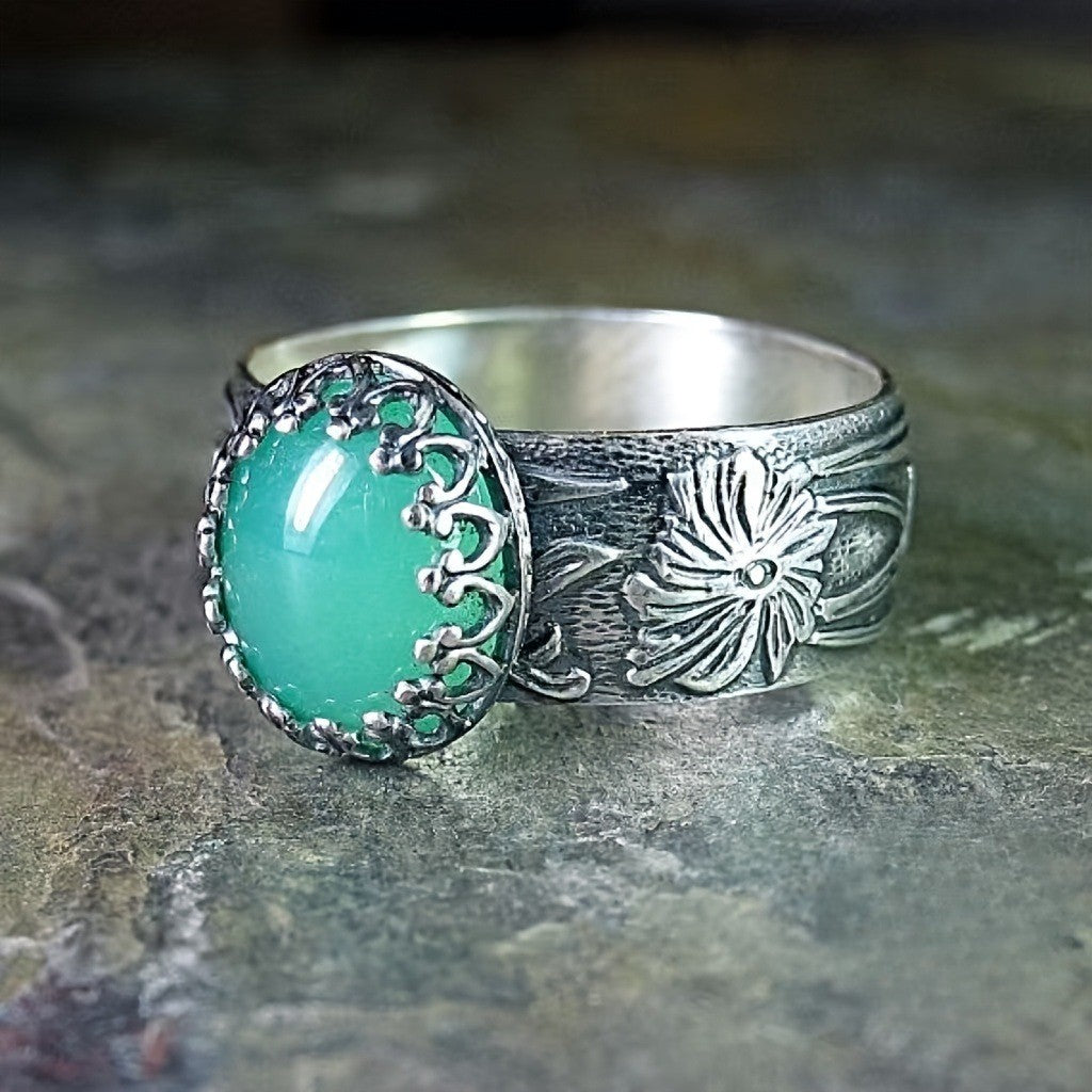 Green Stone Floral Relief Ring