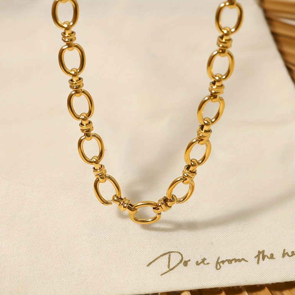 Twisted Oval Link Necklace