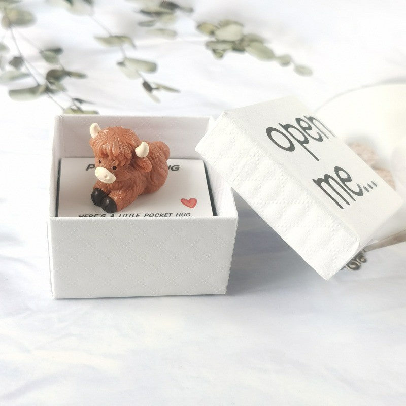 Highland Cow Pocket Hug Box