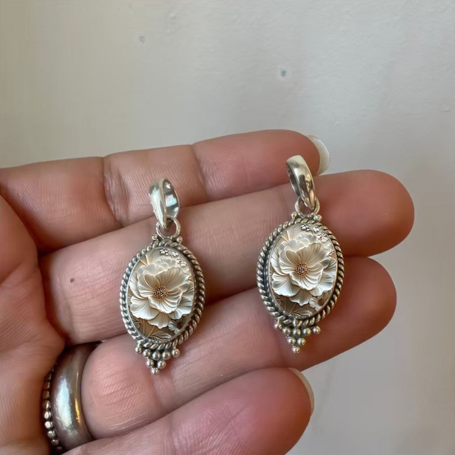White Floral Oval Necklace