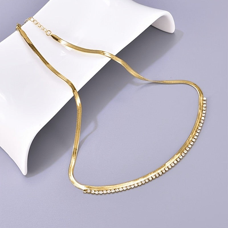 Crystal Inlaid Curve Necklace