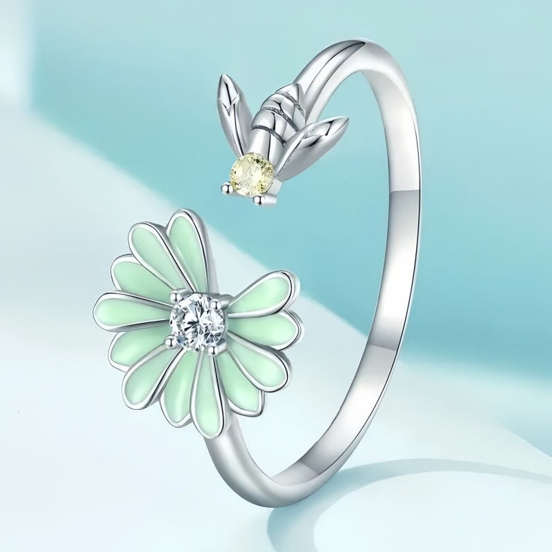 Daisy & Bee Flower Ring
