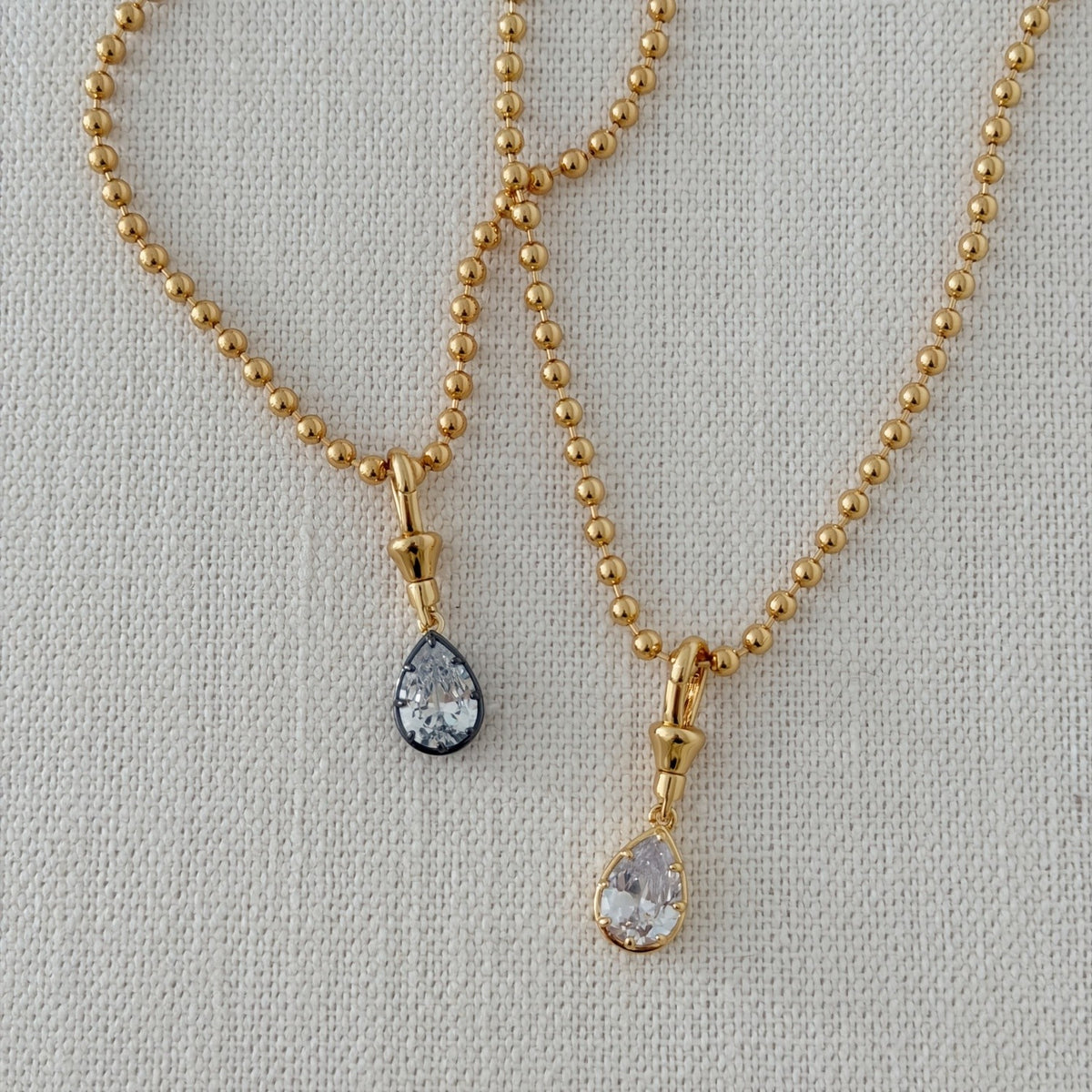 Contrast Bead Teardrop Pendant Necklace