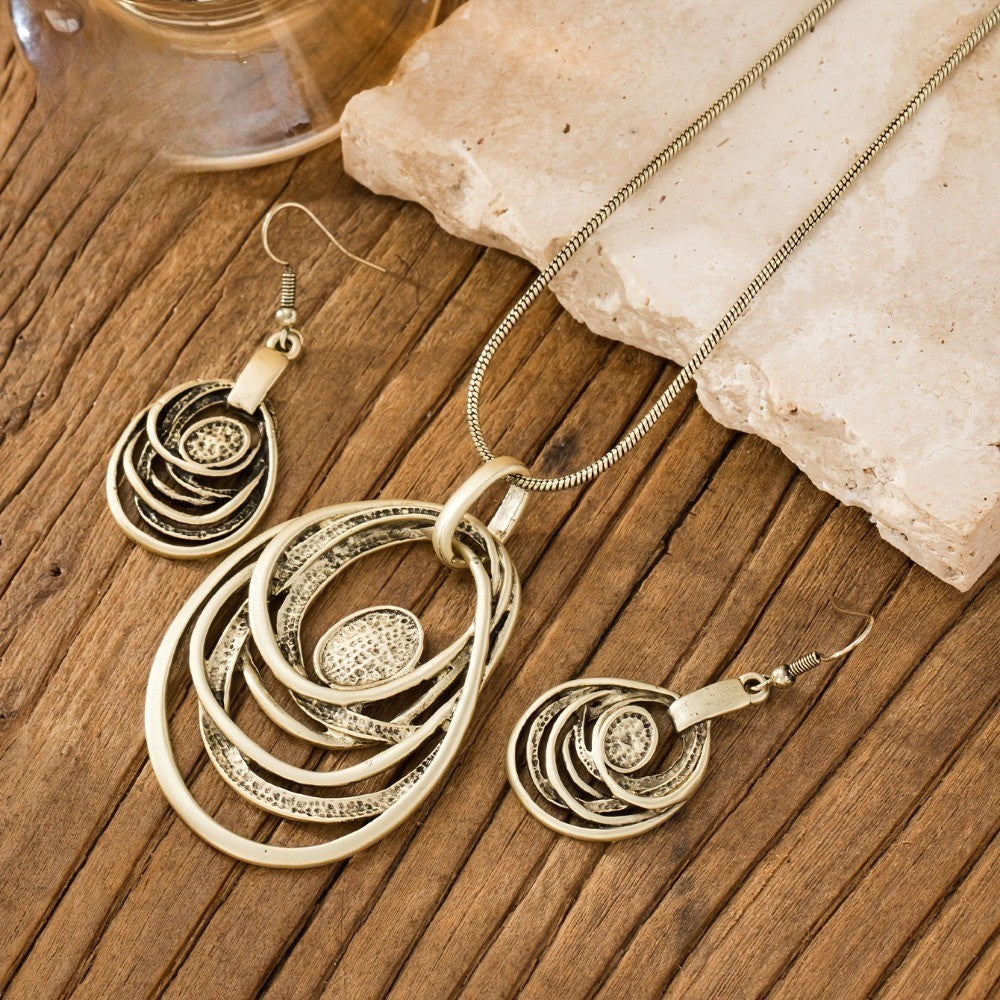 Textured Swirl Oval Necklace & Earrings Set
