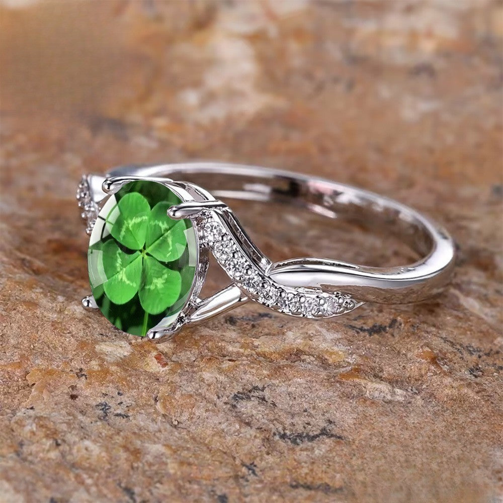 Green Clover Twisted Band Ring