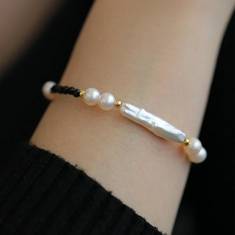 Baroque Pearl & Black Bead Bracelet