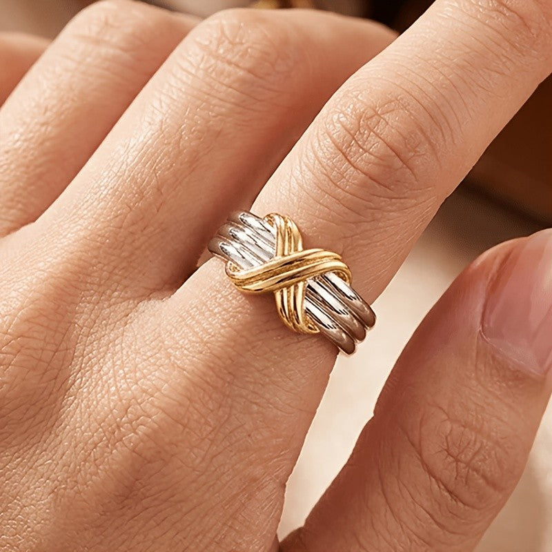 Two-Tone Intertwined Knot Ring