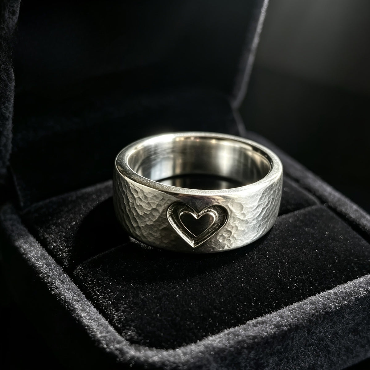Hammered Heart Band Ring