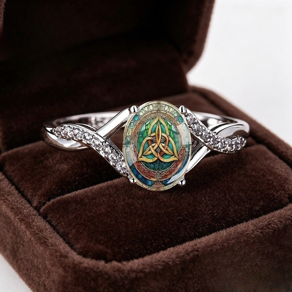 Trinity Knot Oval Ring