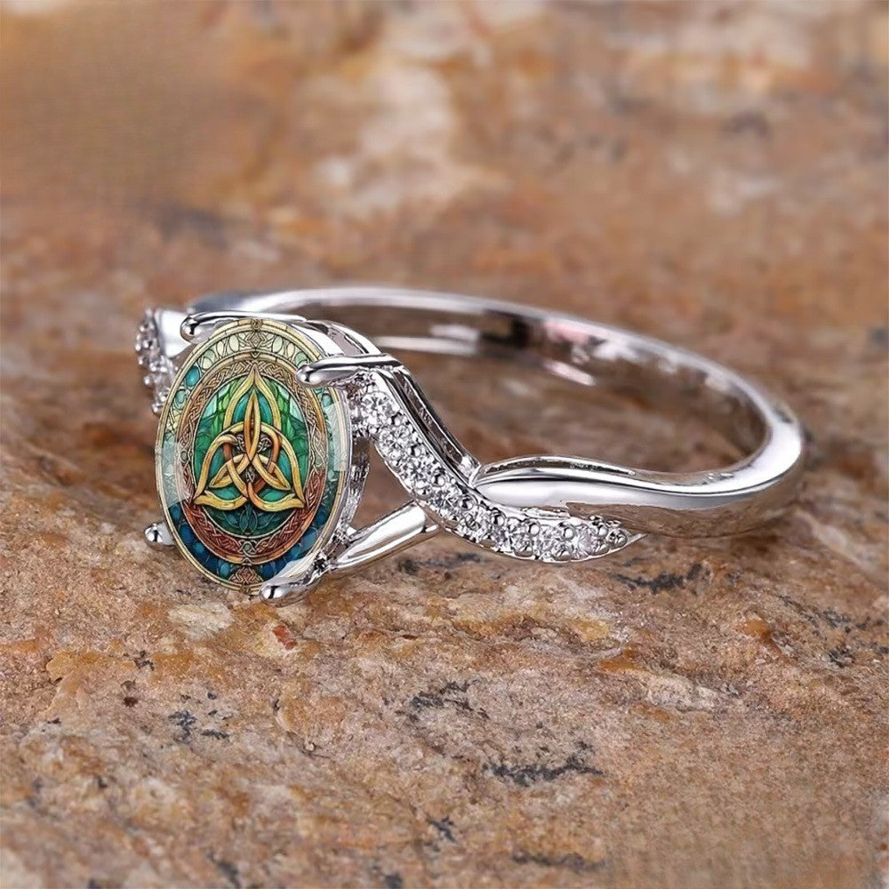 Trinity Knot Oval Ring