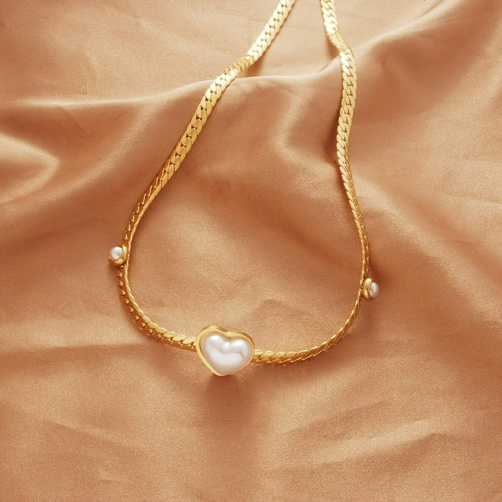 Mother-Of-Pearl Heart Curb Chain Necklace