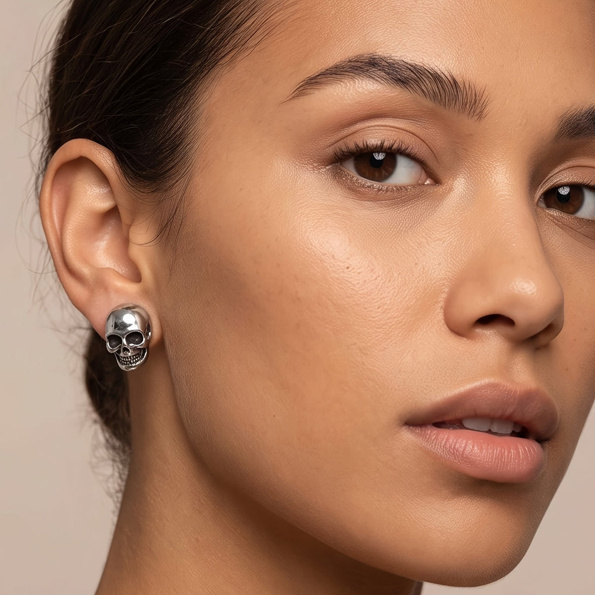 Polished Skull Stud Earrings