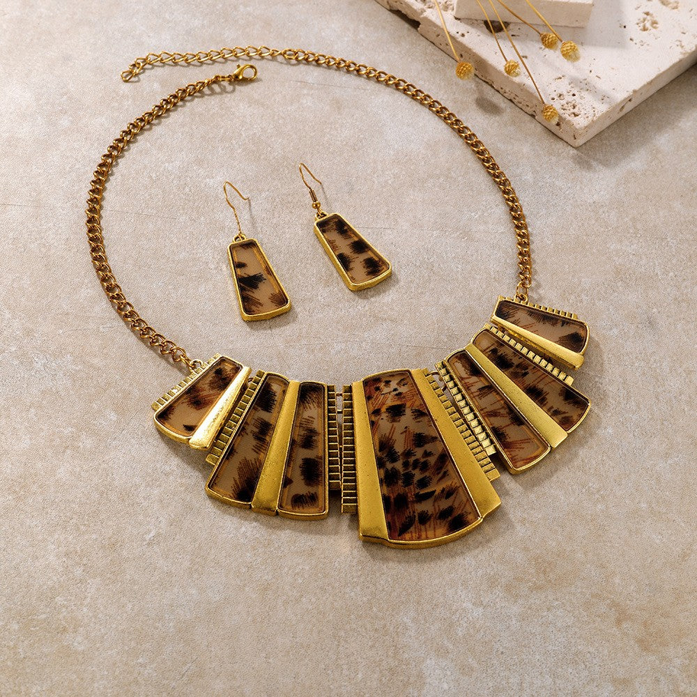 Leopard Fan Statement Set
