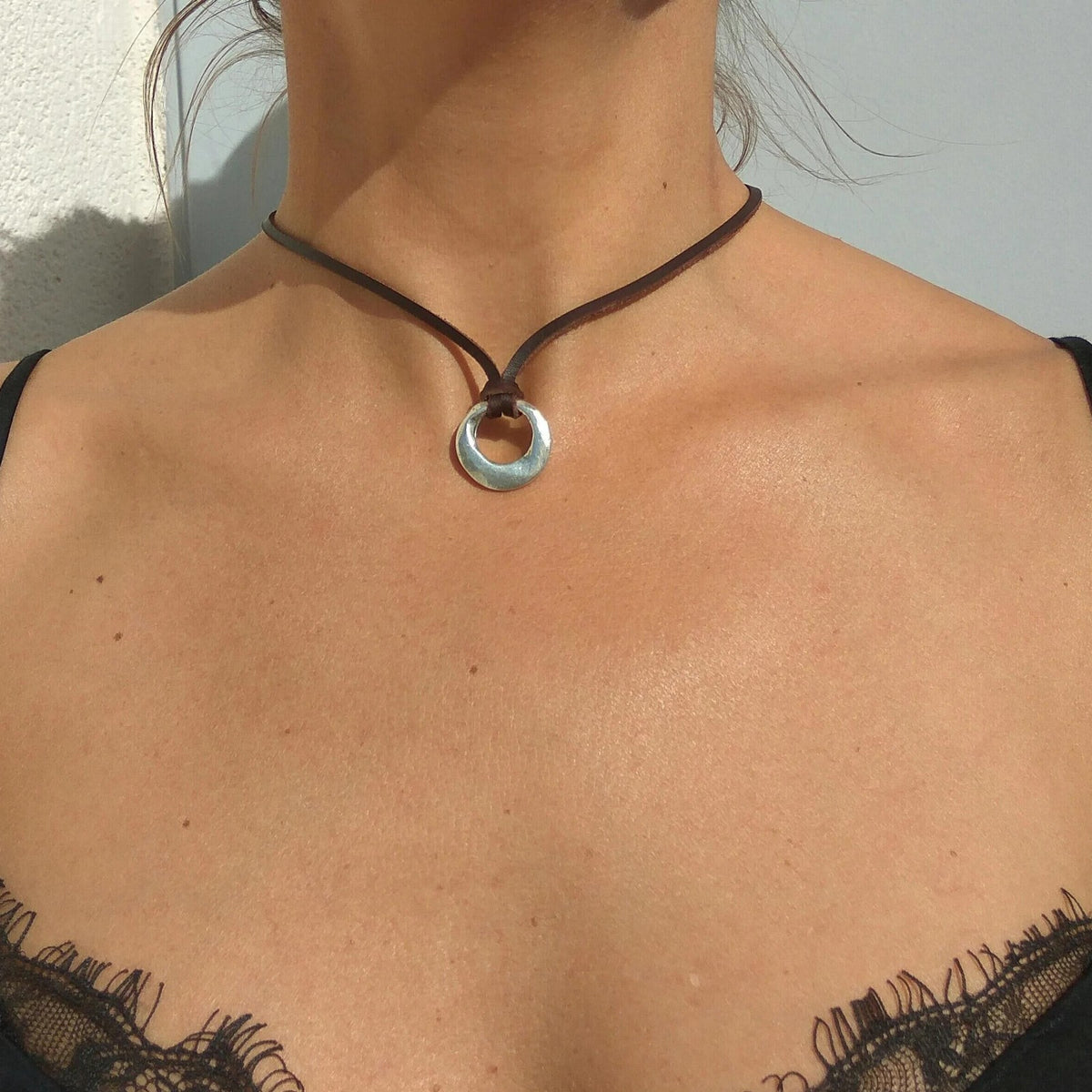 Hammered Circle Leather Choker
