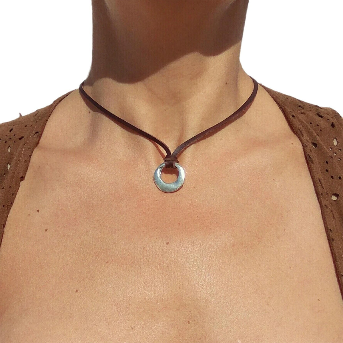 Hammered Circle Leather Choker