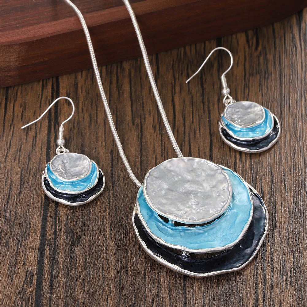 Layered Shell Disc Necklace & Earring Set