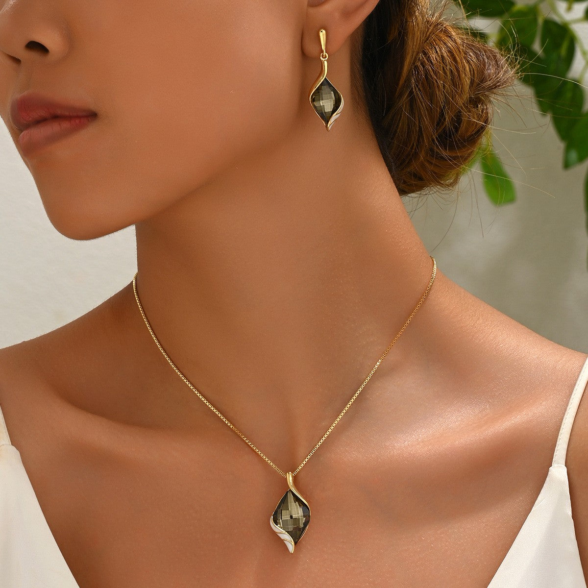 Diamond Cut Teardrop Jewelry Set