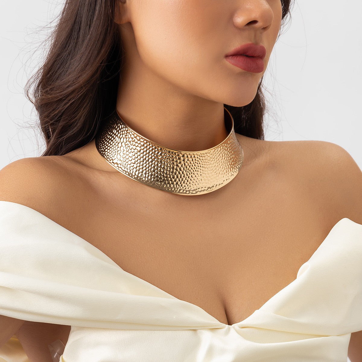 Hammered Metal Collar Necklace