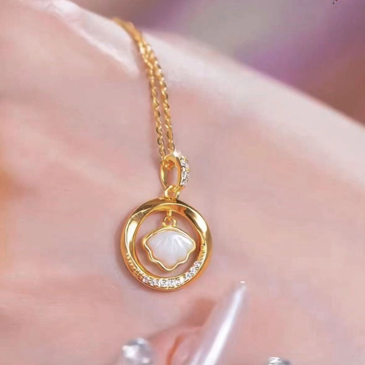 White Shell Circle Pendant Necklace